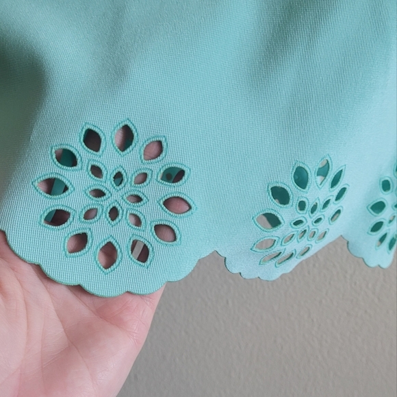 Guess squareneck scalloped hem dress Women's size small Mint - Picture 3 of 6